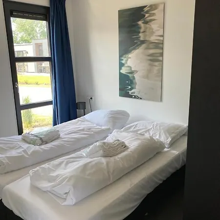 Enkhuizer Strandpanorama Zweite Reihe Mit Zaun Hausnr 203 *